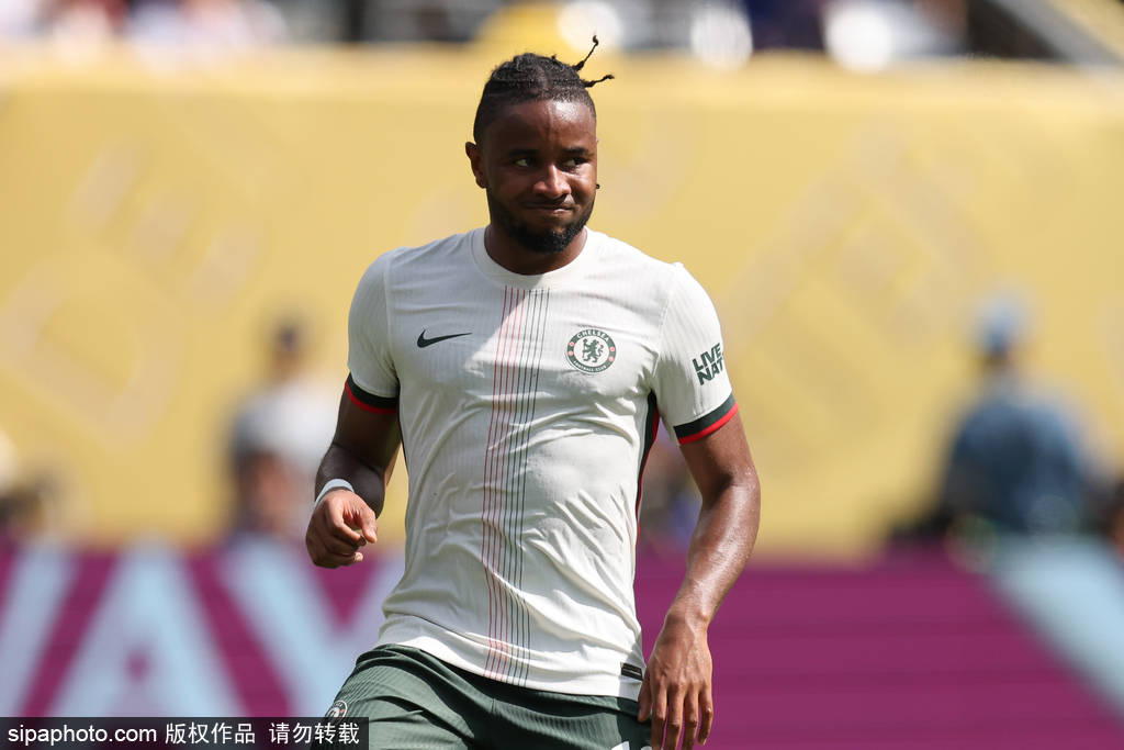 切尔西与曼联的转会拉锯战：尼古拉斯·杰克逊何去何从？