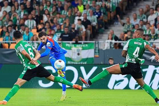 西甲11轮战报：皇马复仇巴萨，马竞需稳固领先地位